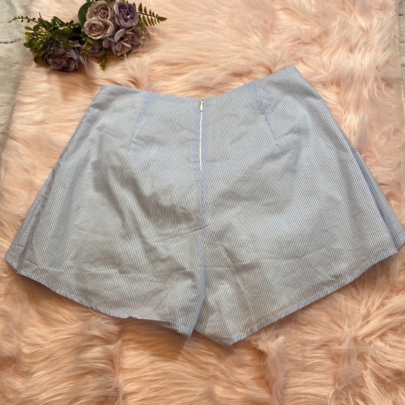 NWT Superdown Danika Stripe Tie Waist Shorts sz XS - Picture 10 of 12